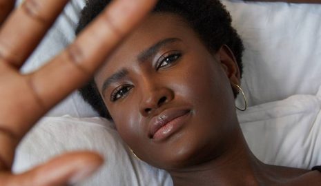 The Risks of Sleeping with Makeup On: A Beauty No-No