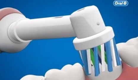 How to Use an Electric Toothbrush Properly