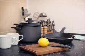 How to Choose Healthy Cooking Utensils